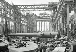 Zerstörtes Fabrikgebäude für Rüstungsproduktion der Firma Krupp in Essen (ca 1942-45).